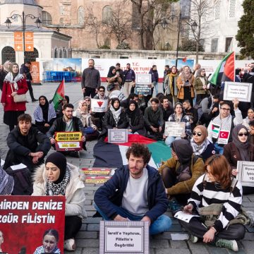 Taksim’de ‘İsrail’le ticaret kesilsin’ sloganı atan 5 kişi tutuklandı