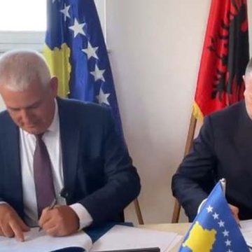 Nënshkruhet protokolli për kontrollin e përbashkët kufitar Kosovë dhe Shqipëri