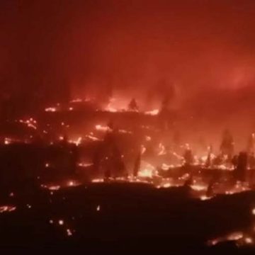 Canada battling more than 800 active wildfires from coast to coast