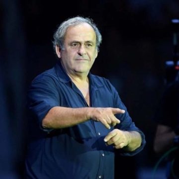 Platini propozoi të ulet numri i lojtarëve në fushë në ndeshjet e futbollit