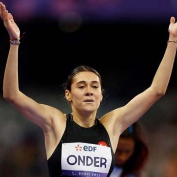 Aysel Önder, Paralimpik Oyunları’nda gümüş madalya kazandı