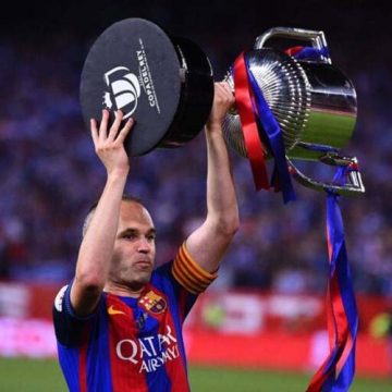 İspanyol yıldız Iniesta futbolu bıraktı